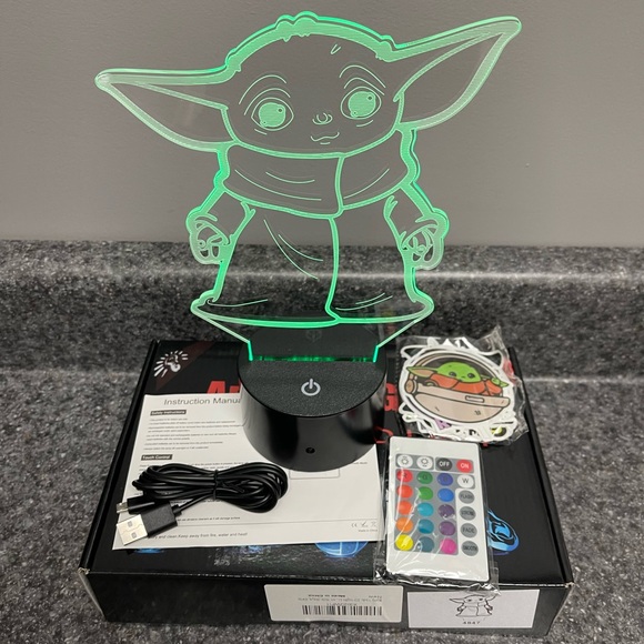 Yoda Star Wars 3D Night Light Lamp, 20 Colors/Modes, Sticker, Cord/Batteries NIB - Picture 3 of 8